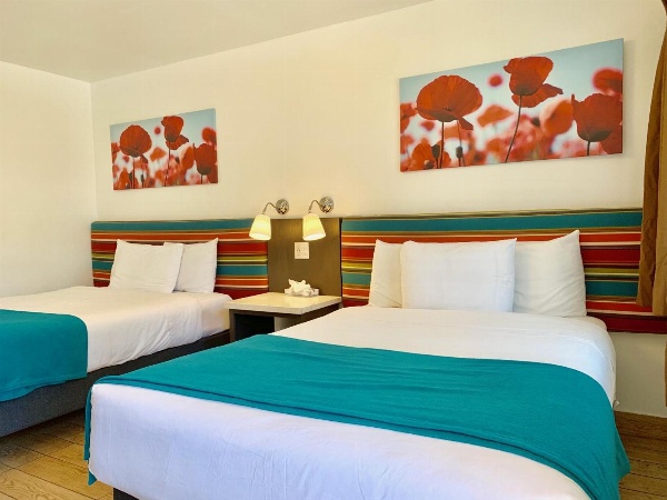 Sandyland Reef Inn image 30