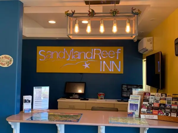Sandyland Reef Inn 4